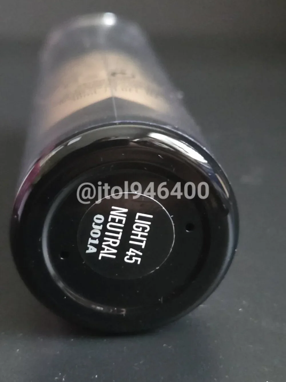 Kat Von D Medium 45 Neutral Lock It Foundation